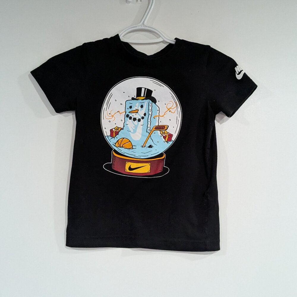 *3/$10* Nike Hockey Snowman Snowglobe Graphic Tee Black Size Medium Size 6